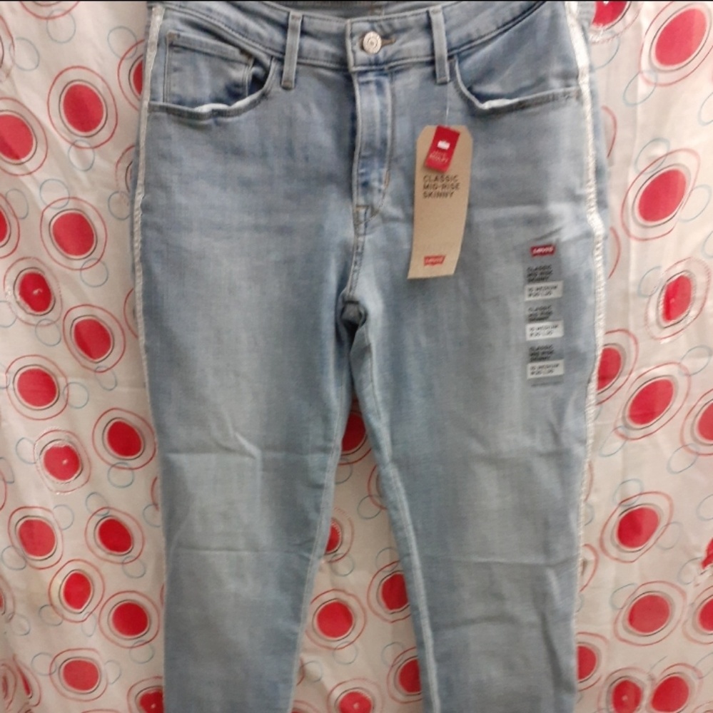 SOLD Levis classic mid rice skinny